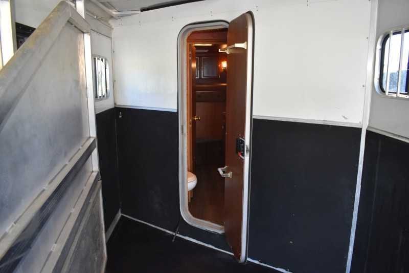 2006 Exiss 7407LQ 4 Horse Trailer with 7' Short Wall - Image 28