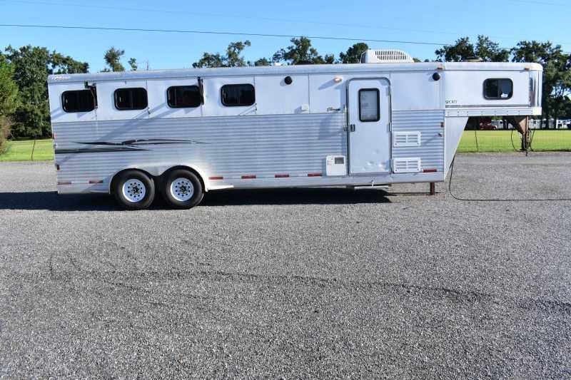 2006 Exiss 7407LQ 4 Horse Trailer with 7' Short Wall - Image 3