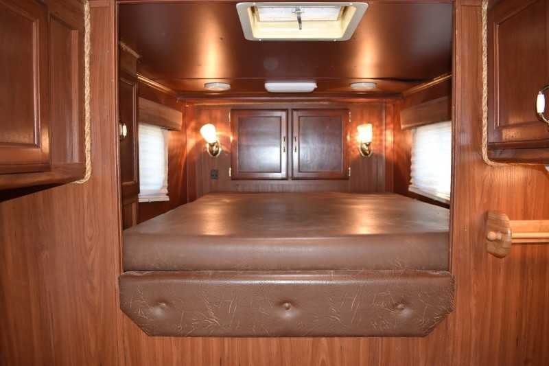 2006 Exiss 7407LQ 4 Horse Trailer with 7' Short Wall - Image 15