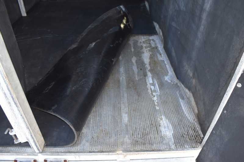 2006 Exiss 7407LQ 4 Horse Trailer with 7' Short Wall - Image 23