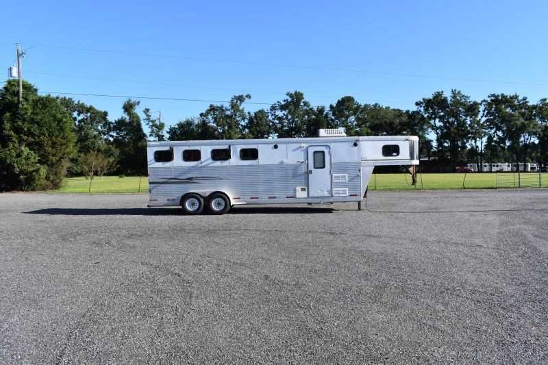 2006 Exiss 7407LQ 4 Horse Trailer with 7' Short Wall - Image 2