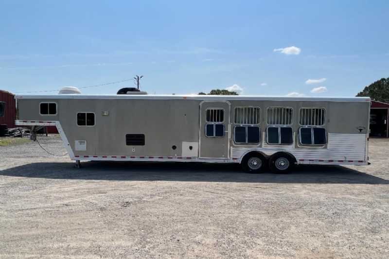 2006 Featherlite 8412LQ 4 Horse Trailer with 12' Short Wall - Image 4