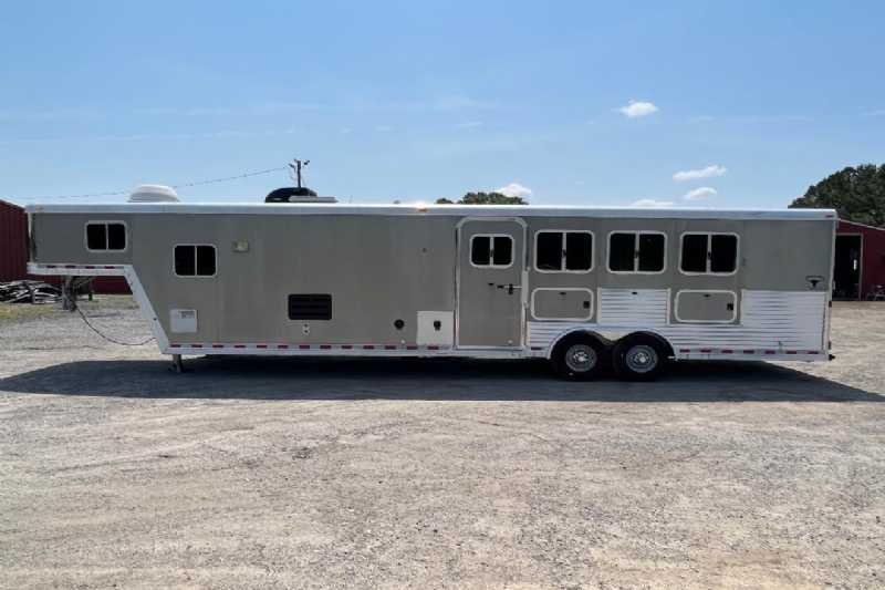 2006 Featherlite 8412LQ 4 Horse Trailer with 12' Short Wall - Image 3
