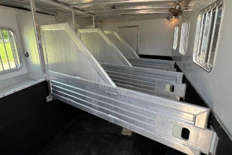 2006 Featherlite 8412LQ 4 Horse Trailer with 12' Short Wall - Image 8
