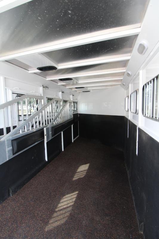 2019 Trails West Manufacturing Classic II 4 Horse Trailer - Image 11