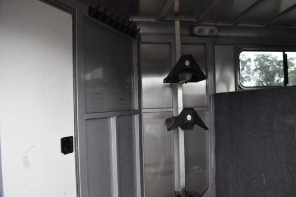 2018 Adam 7304GN 3 Horse Trailer - Image 6