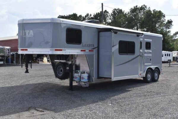 2020 Lakota Colt 8209SO 2 Horse Trailer with 9' Short Wall - Image 9