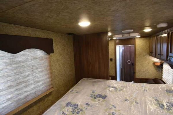 2018 Lakota Charger LQ Stock Trailer with 9' Short Wall - Image 9