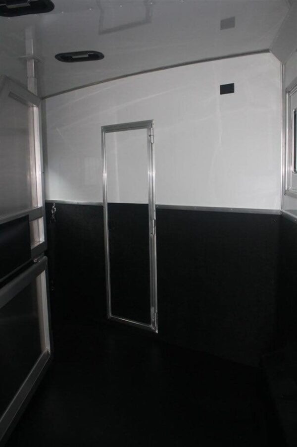2019 Lakota Charger 4 Horse LQ with 15' Short Wall - Image 13
