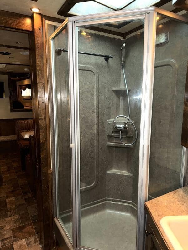 2011 Platinum Coach 4 Horse 15 SW Rear Load Horse Trailer - Image 23