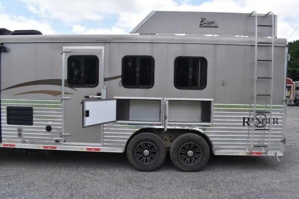 2015 Bison Ranger 3LQ Horse Trailer with 10' Short Wall - Image 9