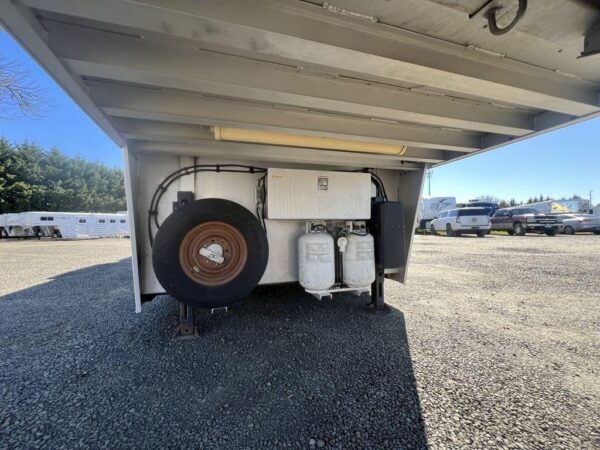 2009 Platinum Coach 3 H 16' SW w/Outlaw Conversion - Image 12