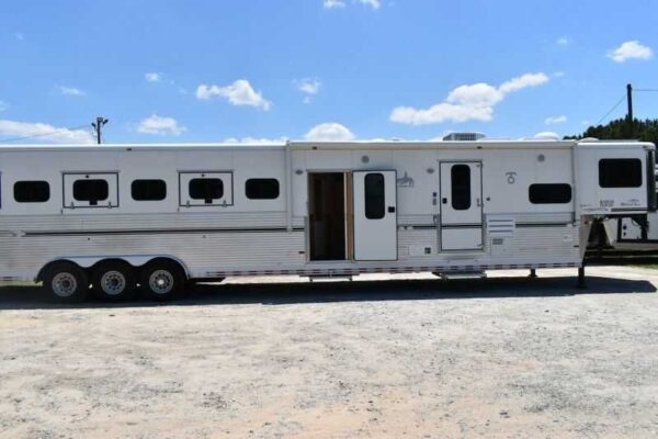 2005 Sundowner Sunlite  6LQ Horse Trailer with 11' Short Wall 725 Grand Sierra 8612GLQ MidTack - Image 6
