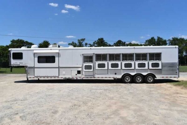 2005 Sundowner Sunlite  6LQ Horse Trailer with 11' Short Wall 725 Grand Sierra 8612GLQ MidTack - Image 4