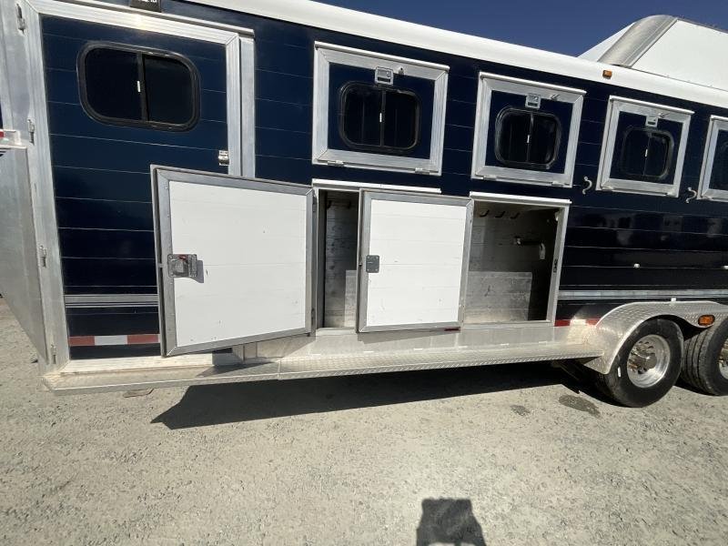 2005 Jamco 4 Horse Gooseneck Trailer - Image 17
